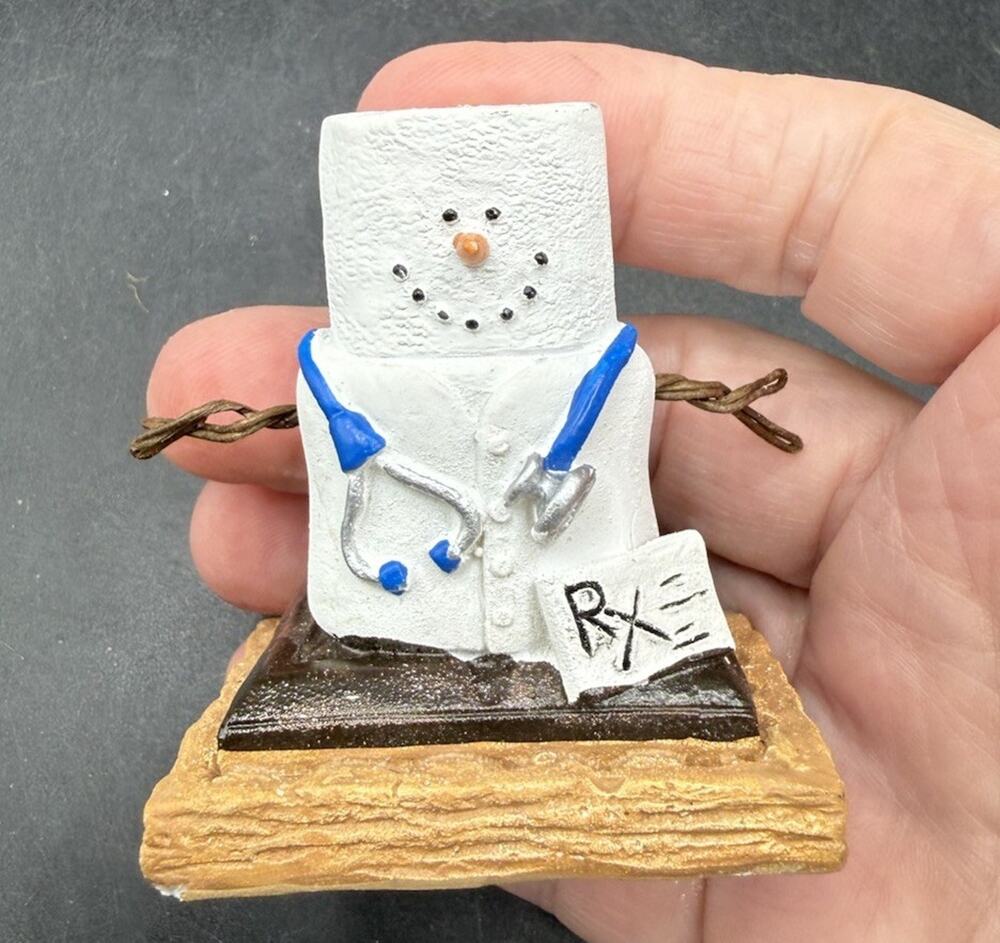 The Original S’mores Doctor Marshmallow Ornament Ganz **Missing Eye Hook